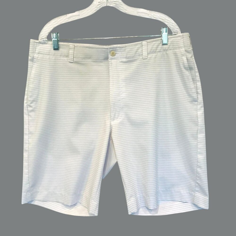 Ben Hogan Men's Flat Front Striped Bermuda Golf Shorts Sz 40 in Gray White